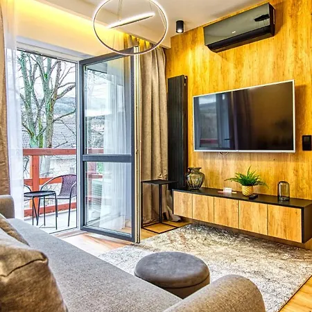 Apartment Wood Lux - 5d *