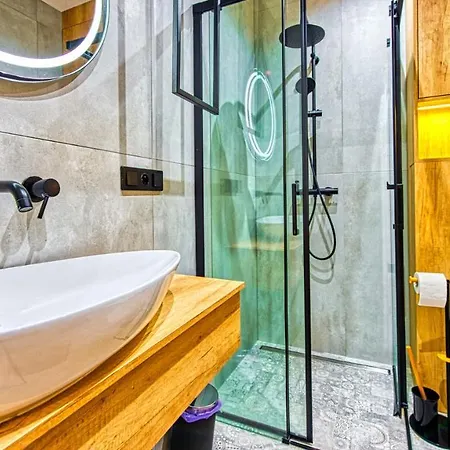 Wood Lux - 5d דירה